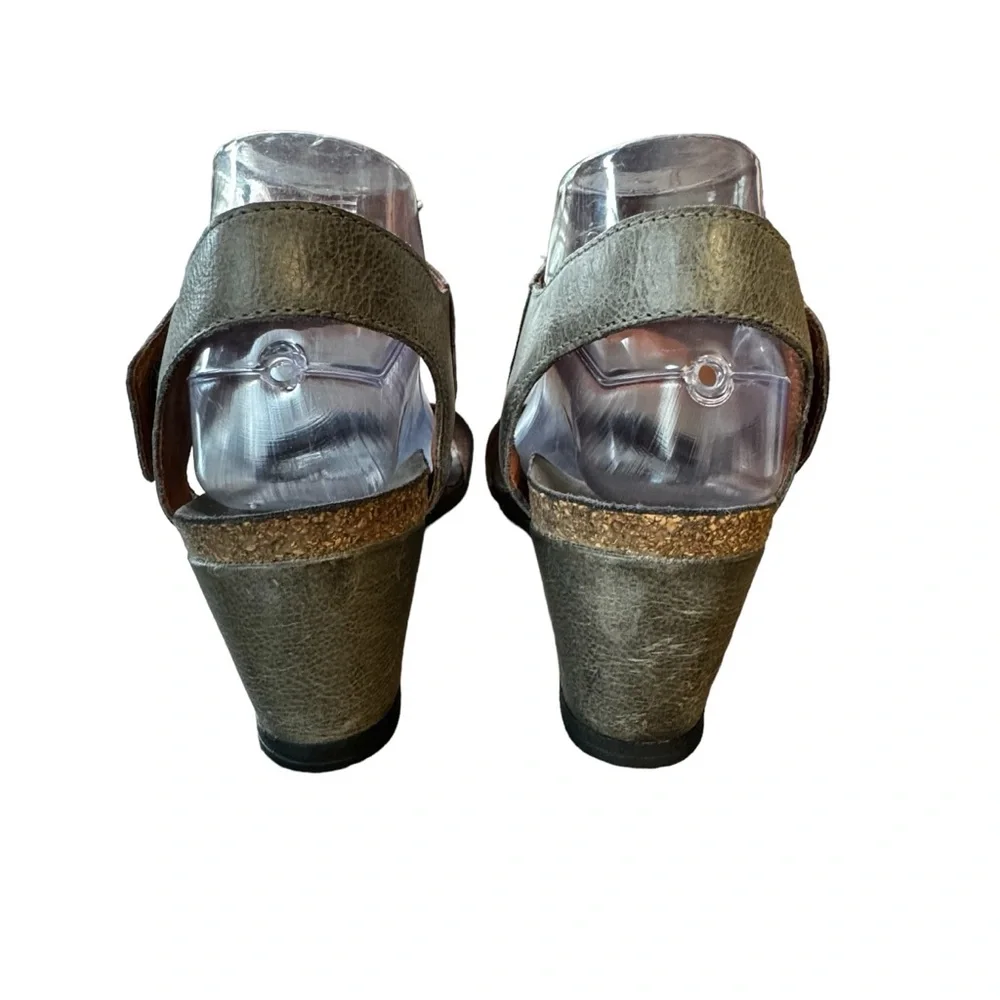 *Taos Footwear 39 (US 8.5) Gray Carousel 2 Wedges Adjustable Hook/Loop Closures